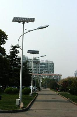 成都太陽能路燈廠家如何引進太陽能路燈?